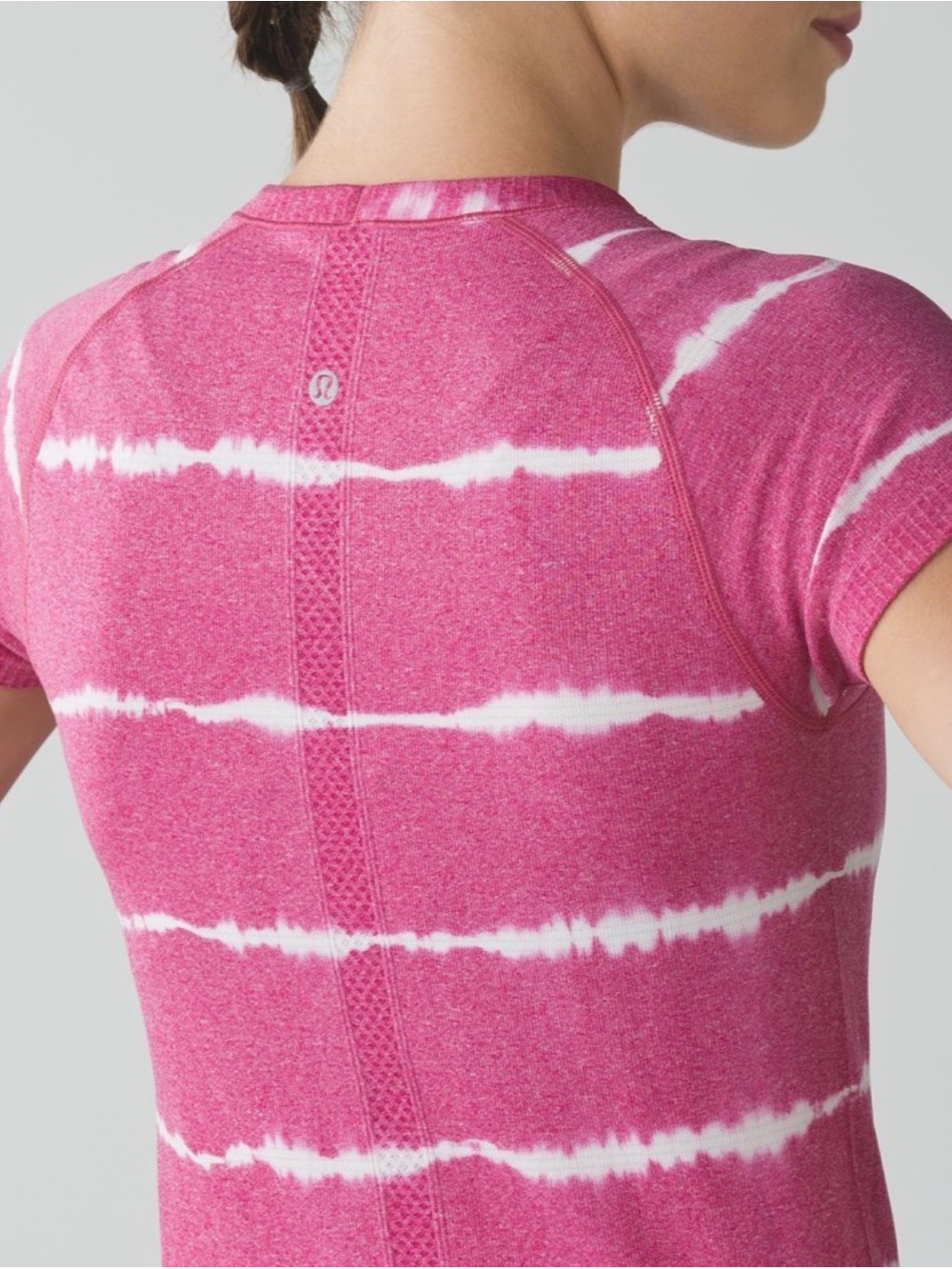 Lululemon Swiftly Tech Short Sleeve Crew Cranberry 8 - Picture 6 of 9